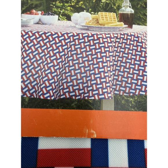 NEW Target Patriotic Square  Design Round 70"Diameter Fabric Tablecloth  July 4 - Picture 3 of 6